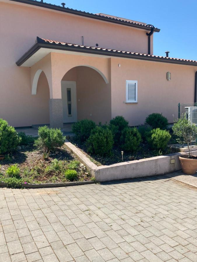 Villa Dijana Viskovici Luaran gambar